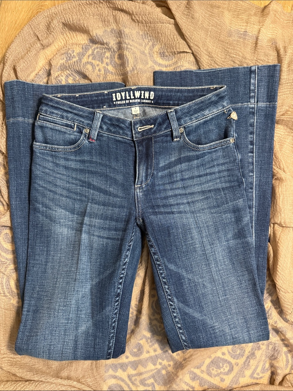 Idyllwind Straight-Leg Mid Blue Jeans